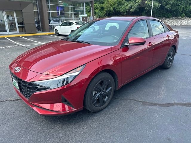 Used 2023 Red Hyundai Blue image 3