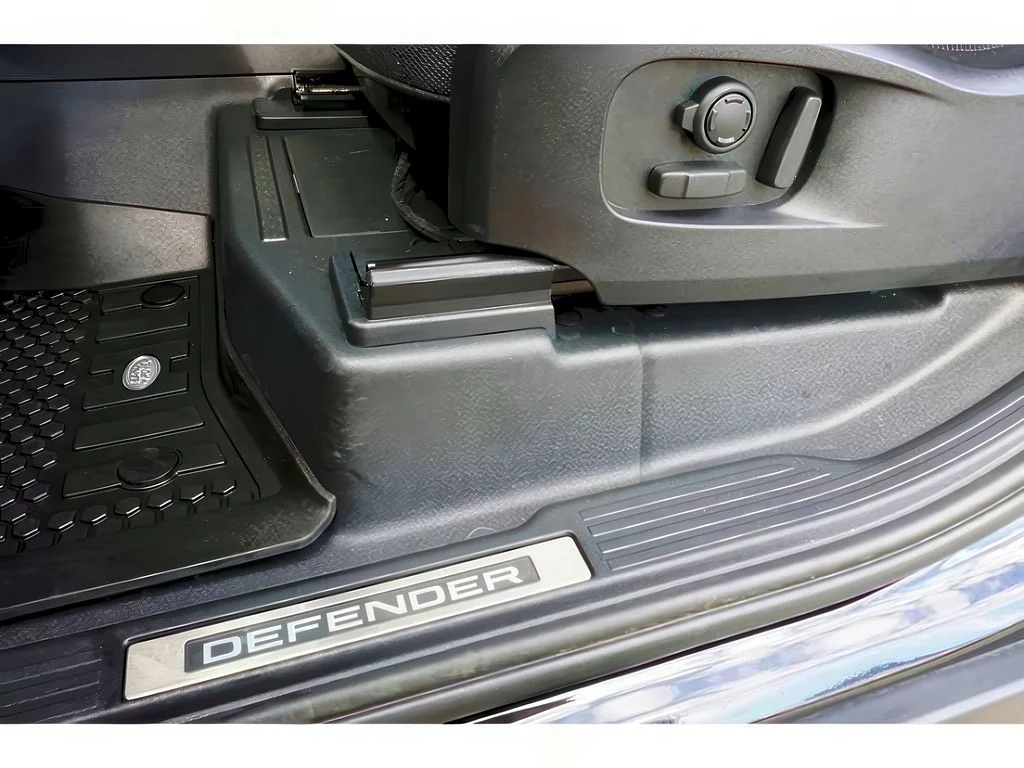 2021 Land Rover Defender X - Photo 18