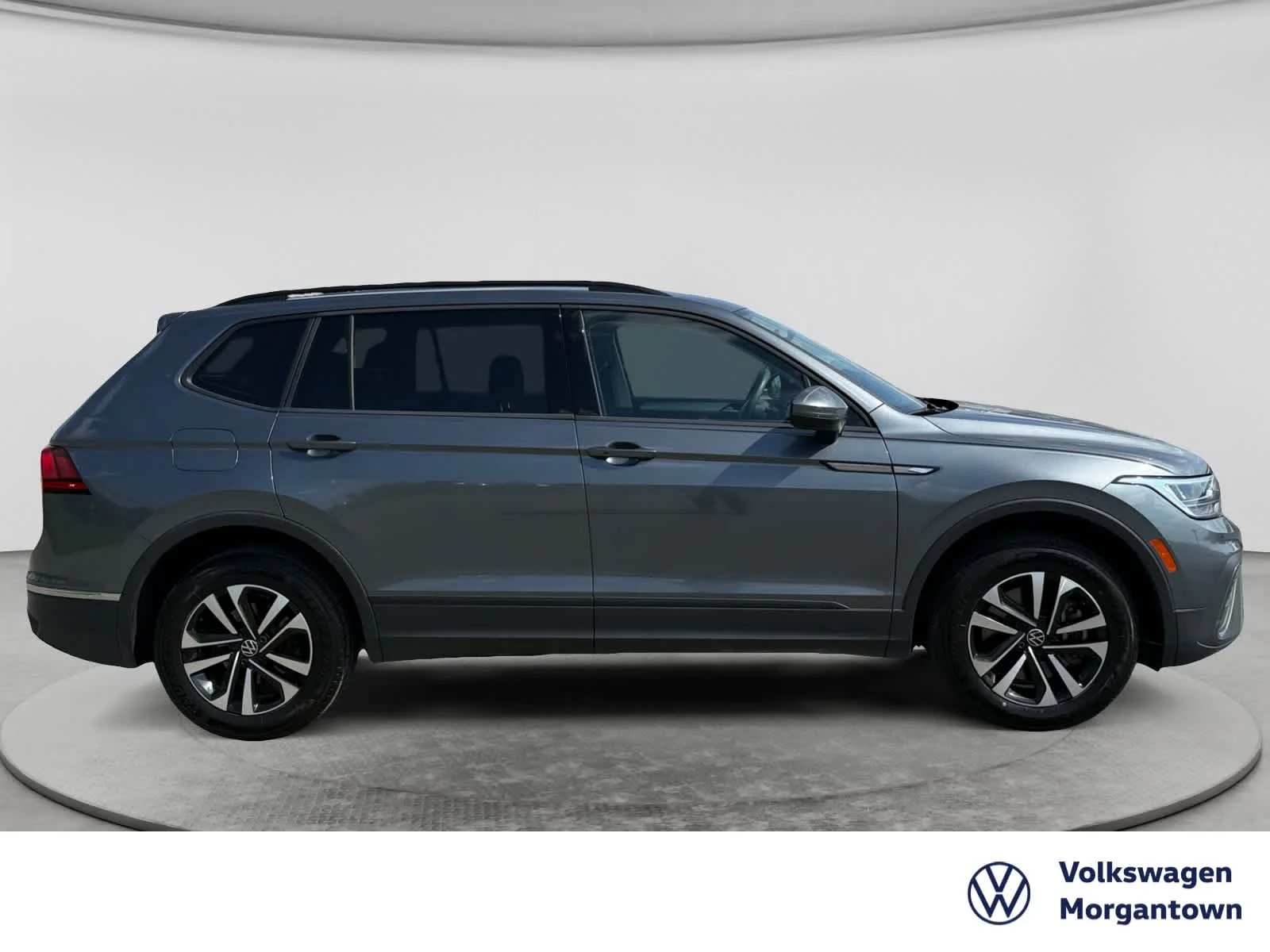 Used 2022 Platinum Gray Metallic Volkswagen S image 4