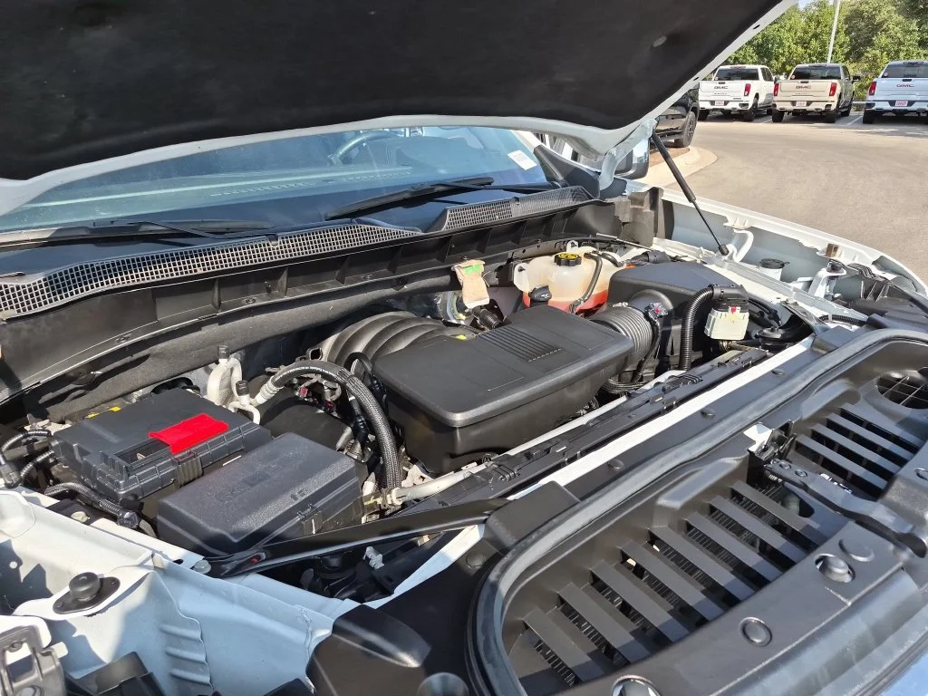 Used 2023 SUMMIT WHITE Chevrolet LT image 15