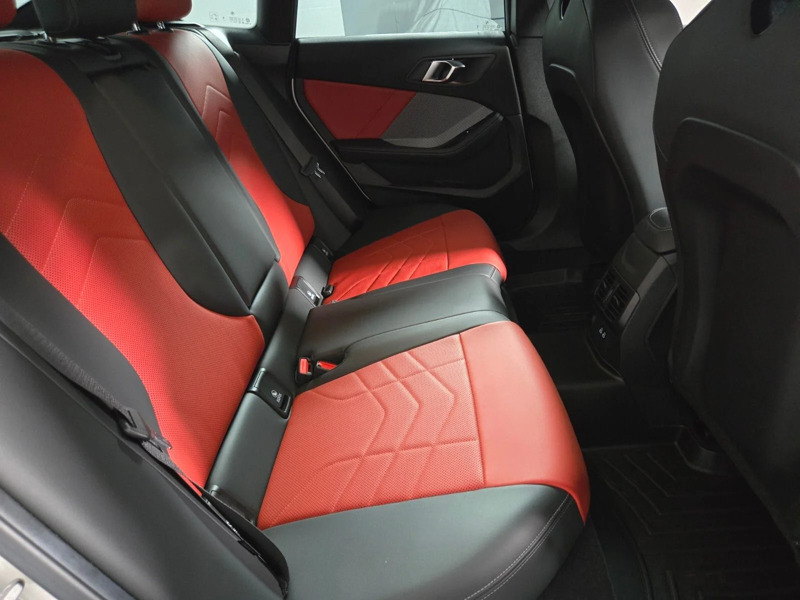2025 BMW 2 Series M235 - Photo 18