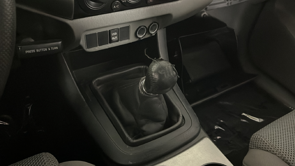 Used 2015 Gray Toyota Base image 29
