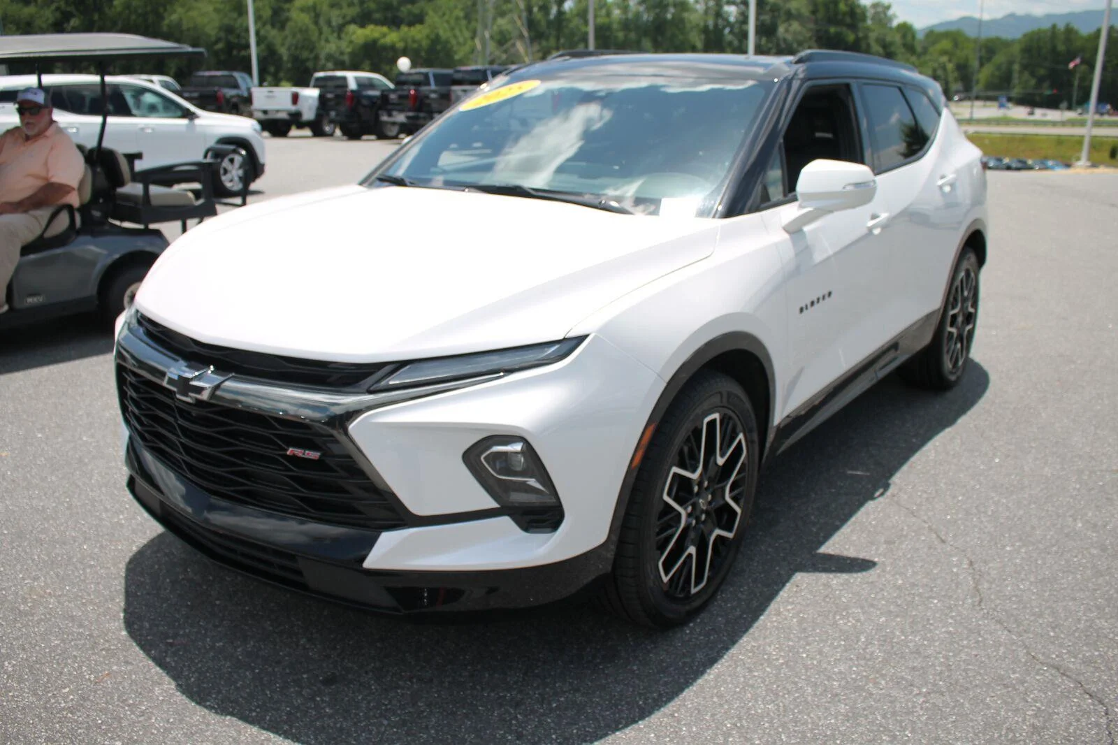 Used 2025 Iridescent Pearl Tricoat Chevrolet RS image 4