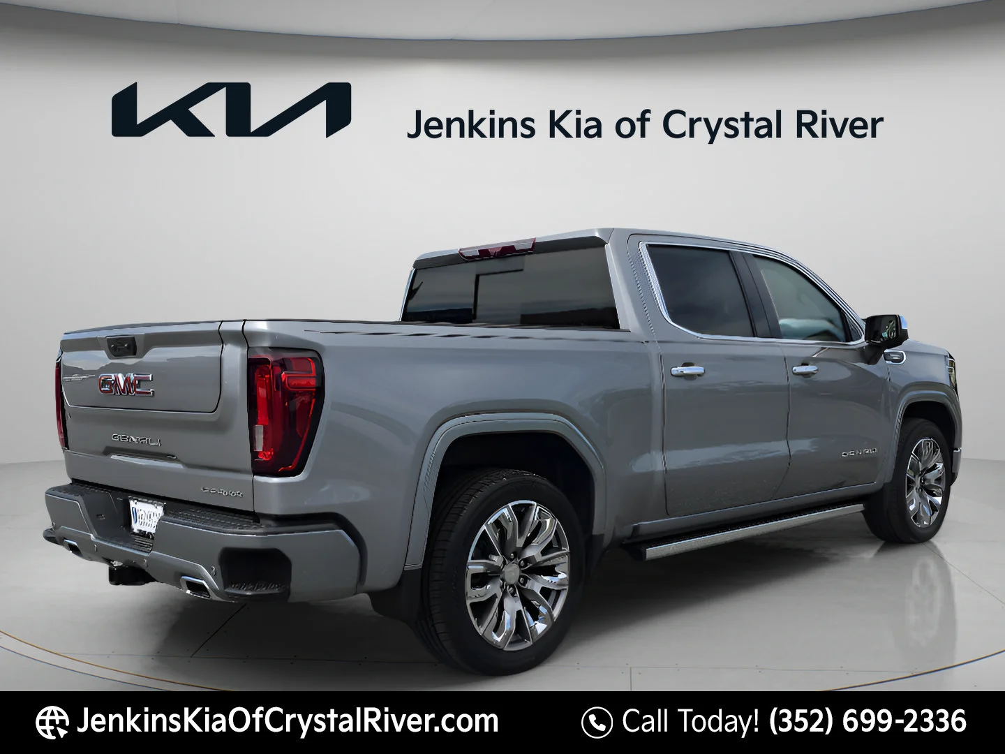 Used 2024 Sterling Metallic GMC Denali image 5