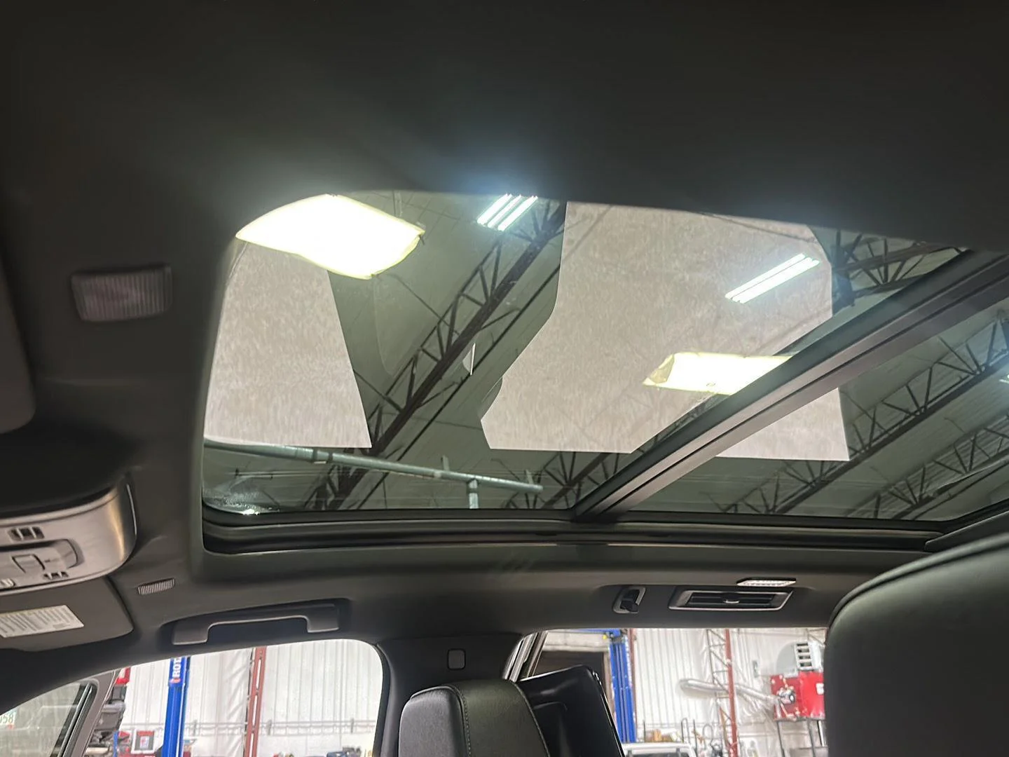 Used 2022 Black Chevrolet Z71 image 23
