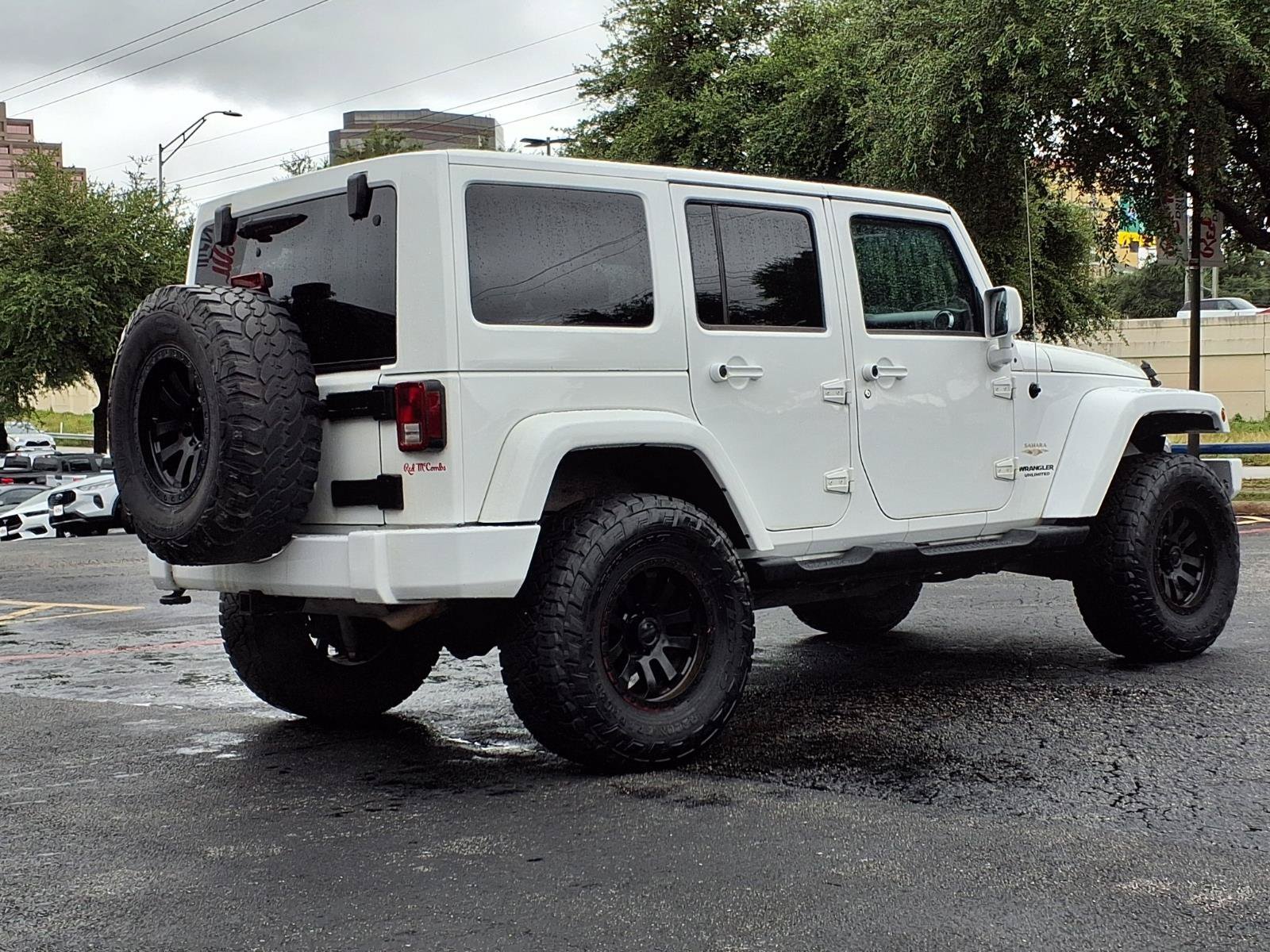 Used 2013 Bright White Jeep Sahara image 5