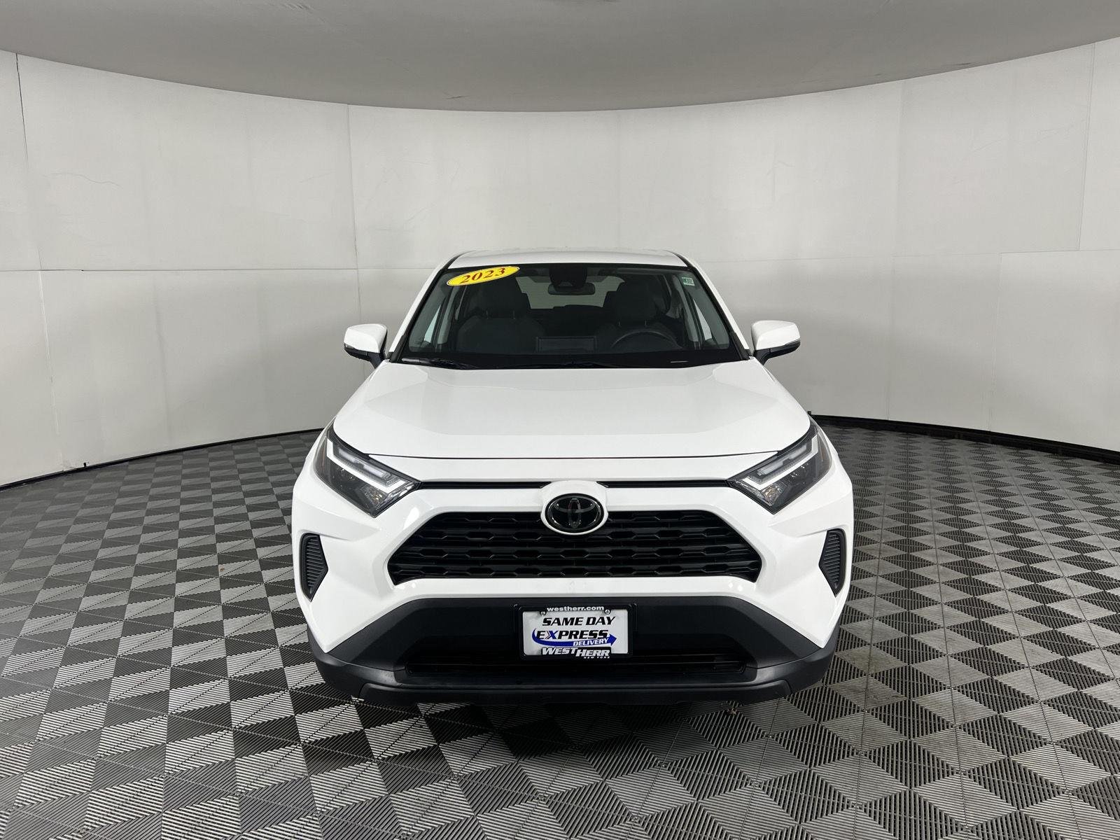 Used 2023 Ice Cap Toyota LE image 2