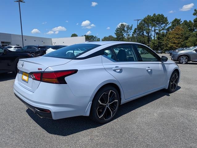 New 2025 Gray Sky Pearl Nissan SR image 4