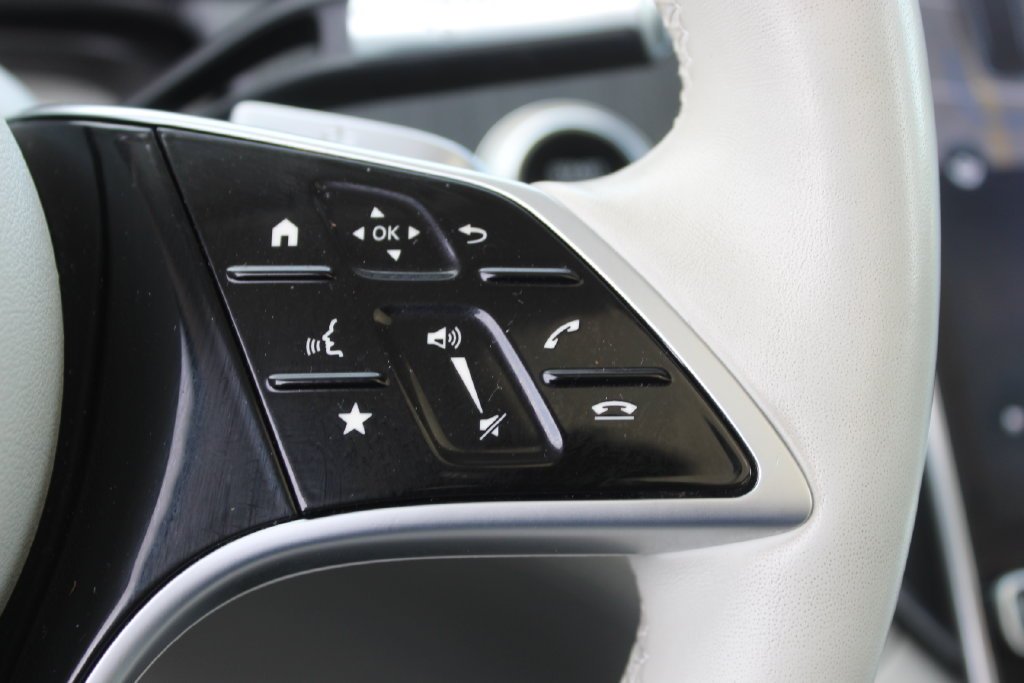Used 2023  Mercedes-Benz 450 image 32