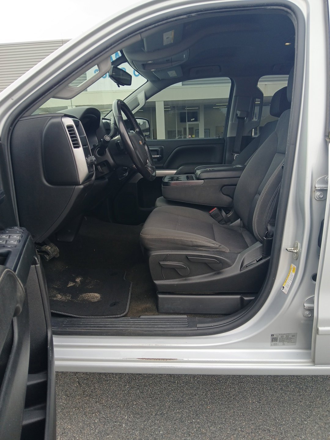 Used 2018 Silver Ice Metallic Chevrolet LT image 10