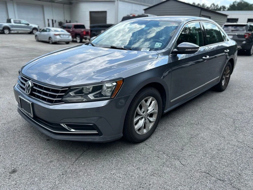 Used 2016 Gray Volkswagen 1.8T S image 3