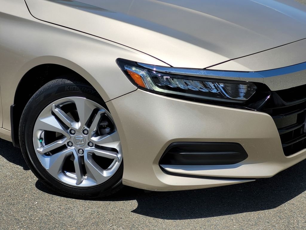 2018 Honda Accord LX - Photo 9