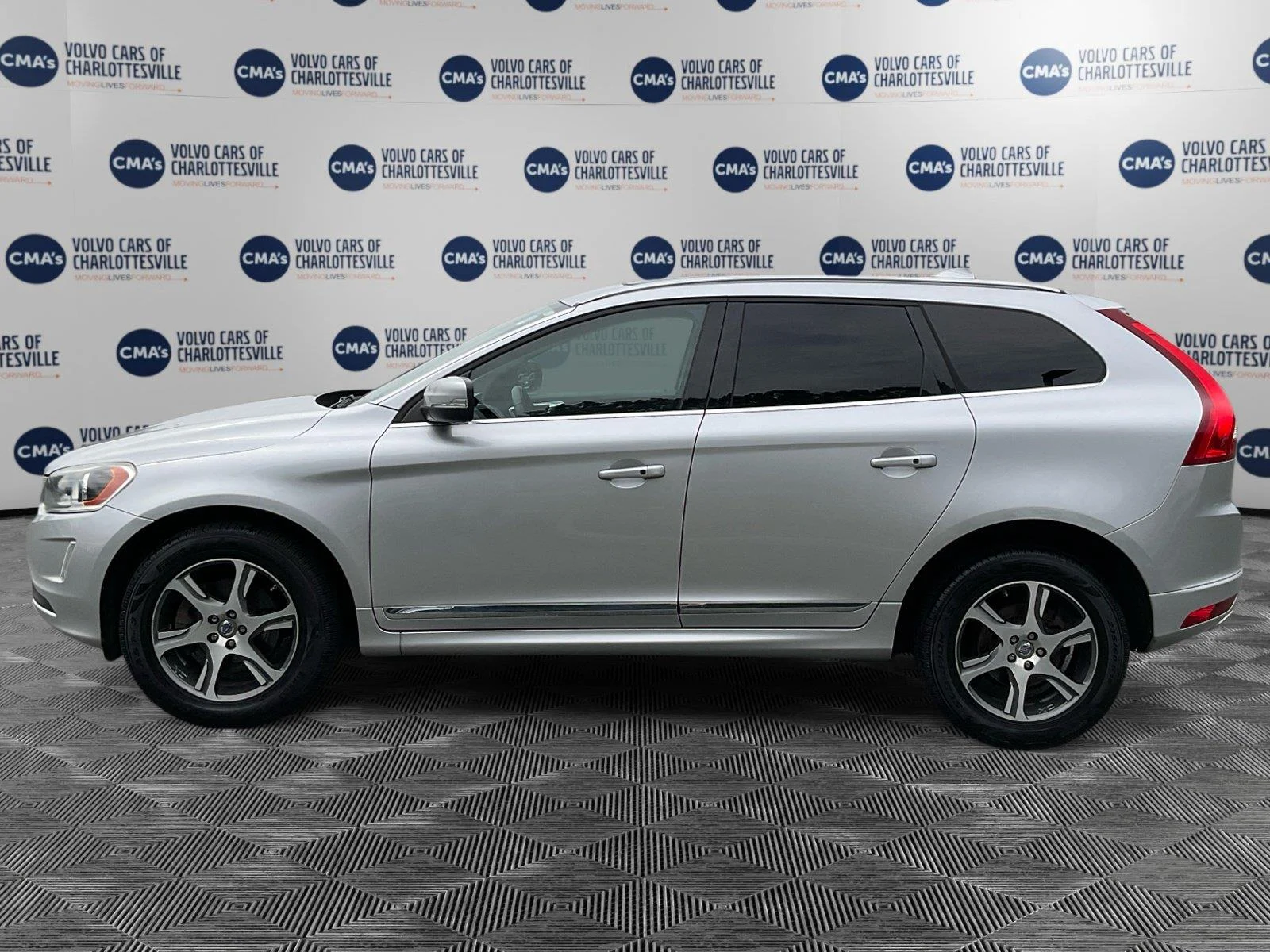 Used 2014 Volvo XC60 T6 R-Design Premier Plus with VIN YV4902DZ7E2550770 for sale in Charlottesville, VA