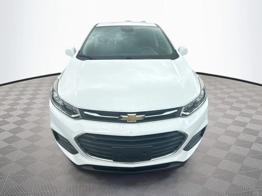 Used 2020 White Chevrolet LS image 2