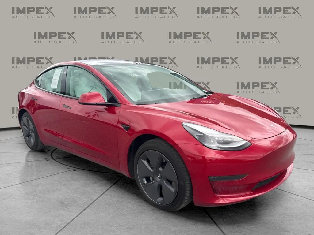 Used 2022 Red Tesla Long Range image 4