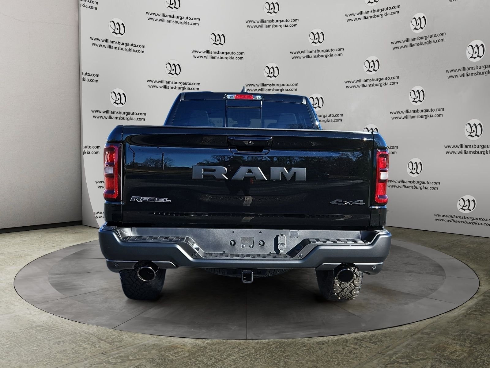 New 2026 Diamond Black Crystal Pearl-Coat Exterior Paint RAM Rebel image 4