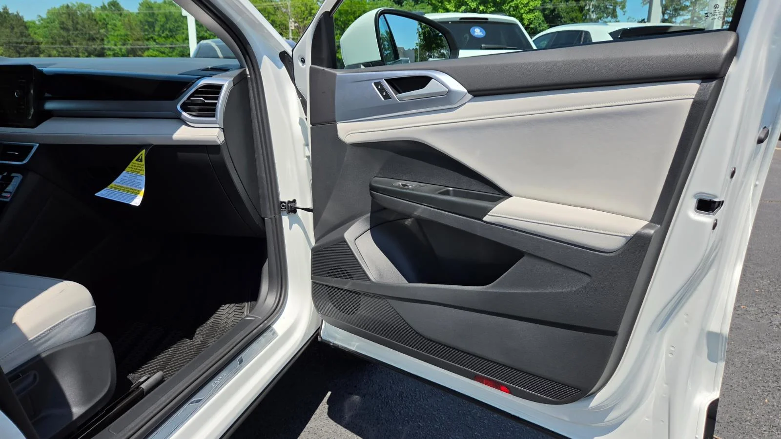 New 2026 Pure White Volkswagen SE image 50