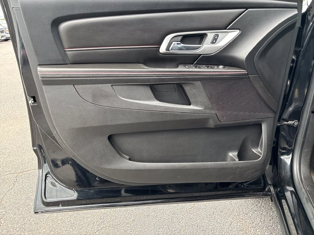 Used 2015 Black GMC SLE-1 image 11