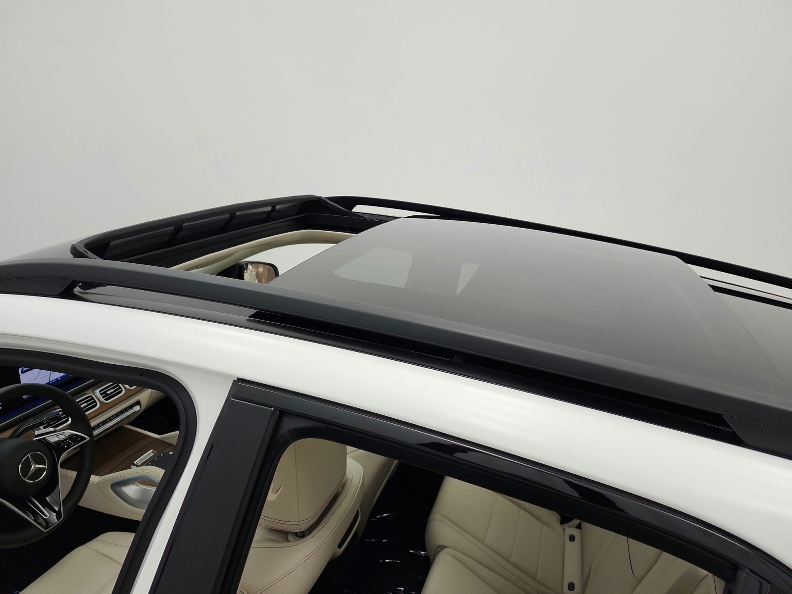 Used 2024 Polar White Mercedes-Benz GLE 450 4MATIC® SUV image 11