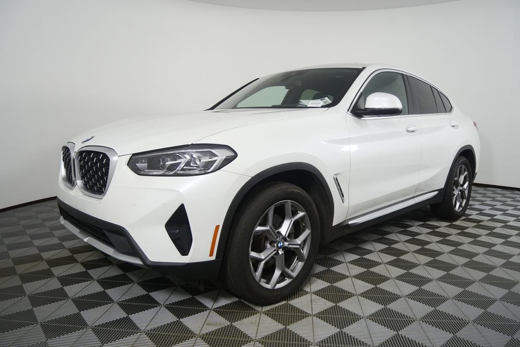 Used 2025 Mineral White Metallic BMW xDrive30i image 7