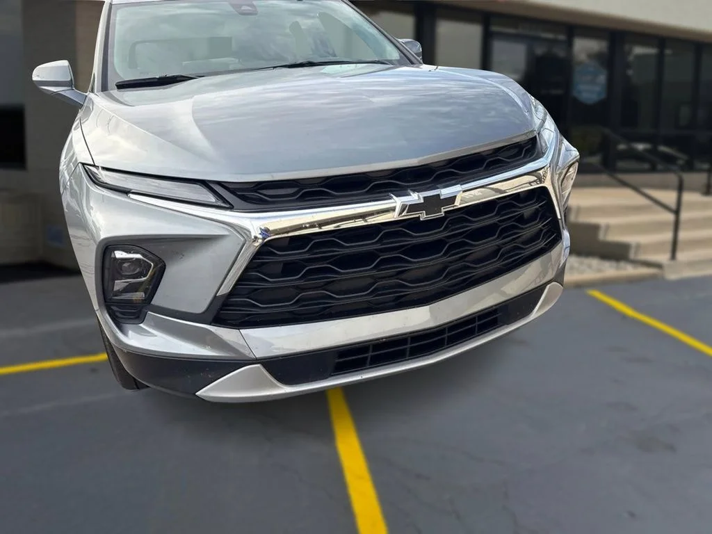 Used 2024 Sterling Gray Metallic Chevrolet LT image 27