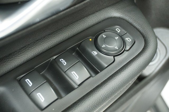 Used 2024 WHITE GMC SLT image 16