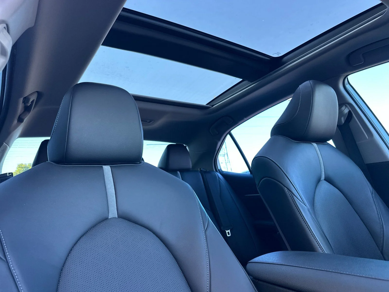 Used 2021 Wind Chill Pearl/Midnight Black Metallic Toyota XSE image 15
