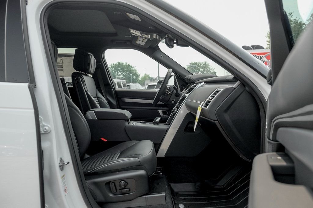 2025 Land Rover Discovery Dynamic SE - Photo 21