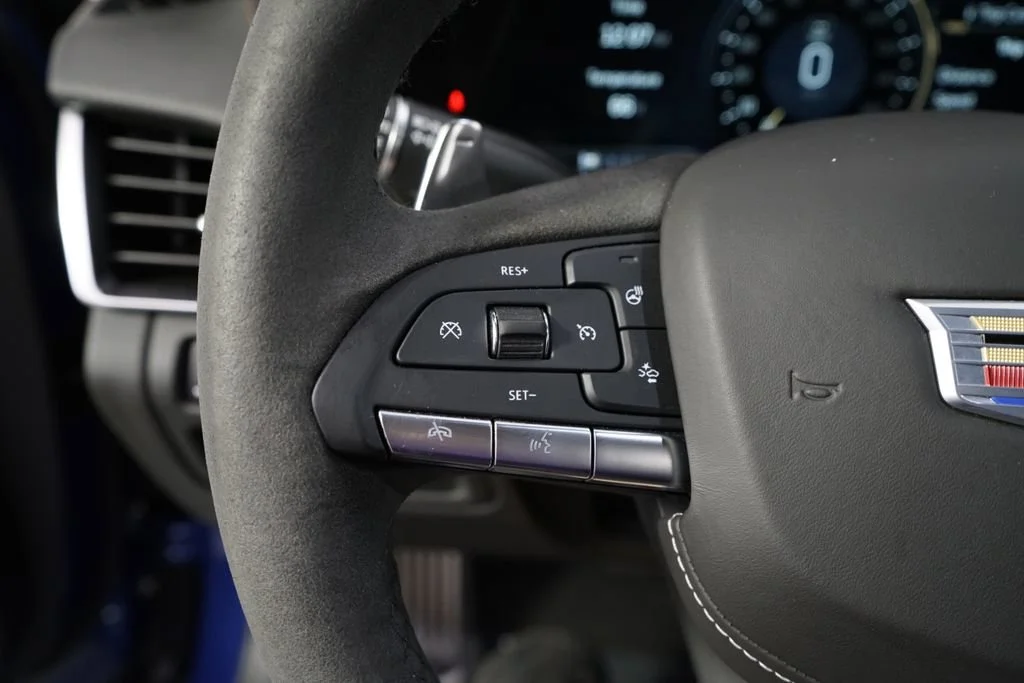 Used 2021 WAVE METALLIC Cadillac V-Series image 33