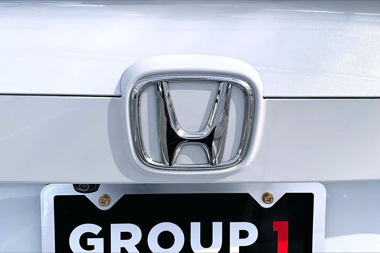Used 2021 Platinum White Pearl Honda Sport image 31