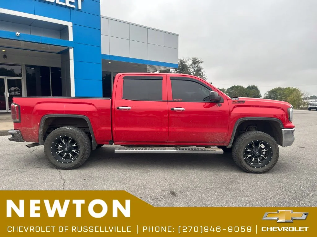 Used 2018 Cardinal Red GMC SLT image 12