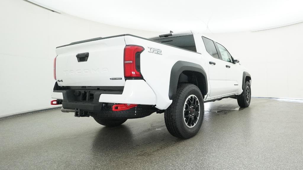 Used 2025 White Toyota  image 20