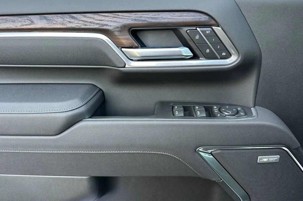2025 GMC Sierra 2500HD SLT - Photo 8