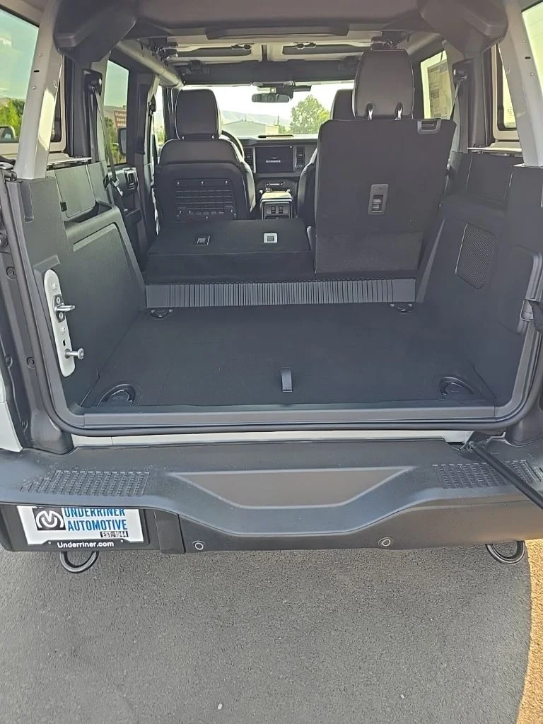 New 2026 Avalanche Gray Ford Badlands® image 32