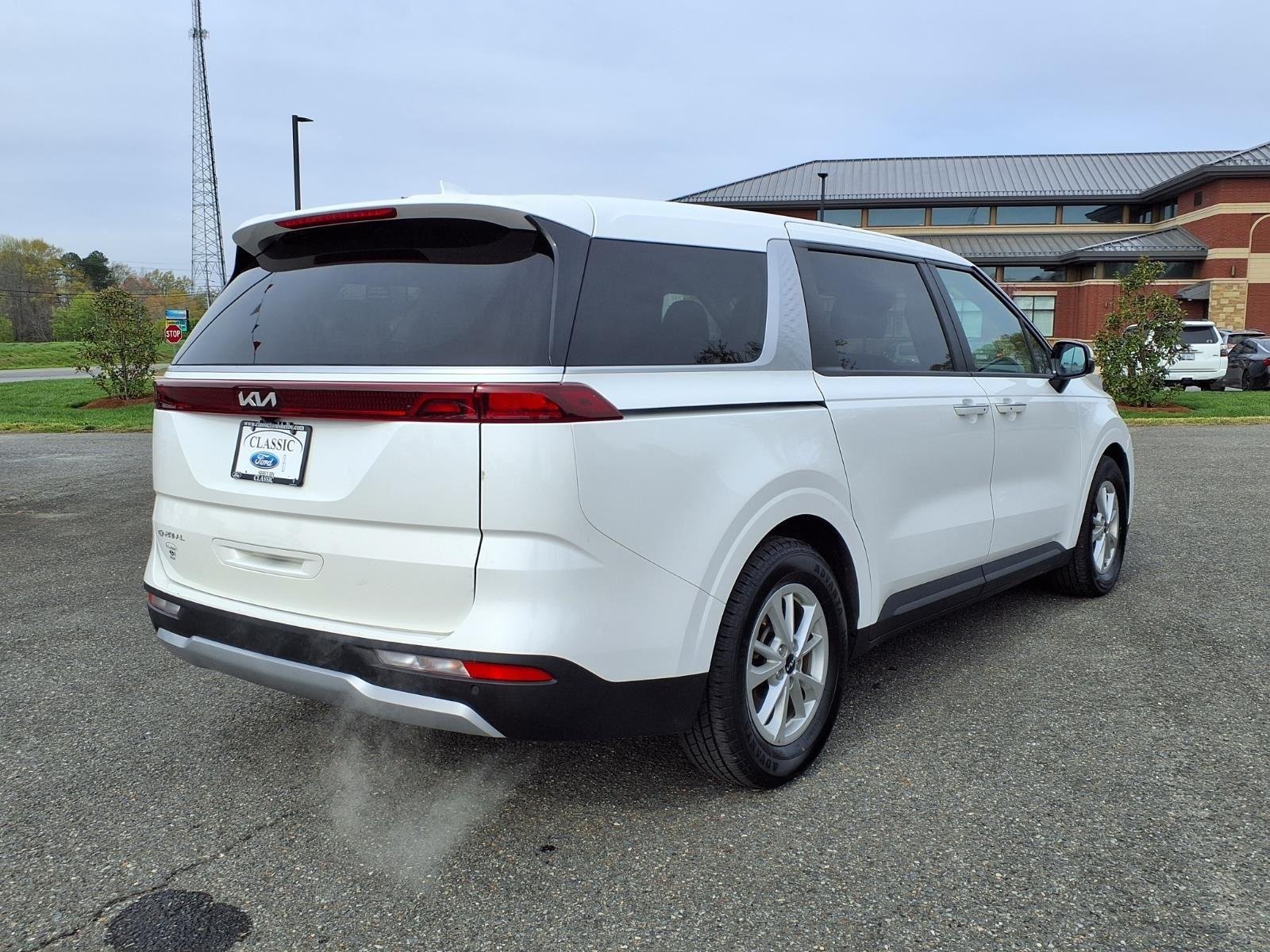 Used 2024 Snow White Pearl Kia LX image 2