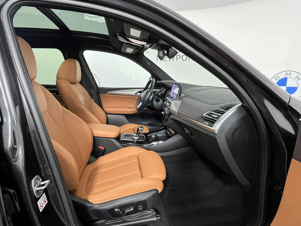 Used 2024 Gray BMW xDrive30i image 21