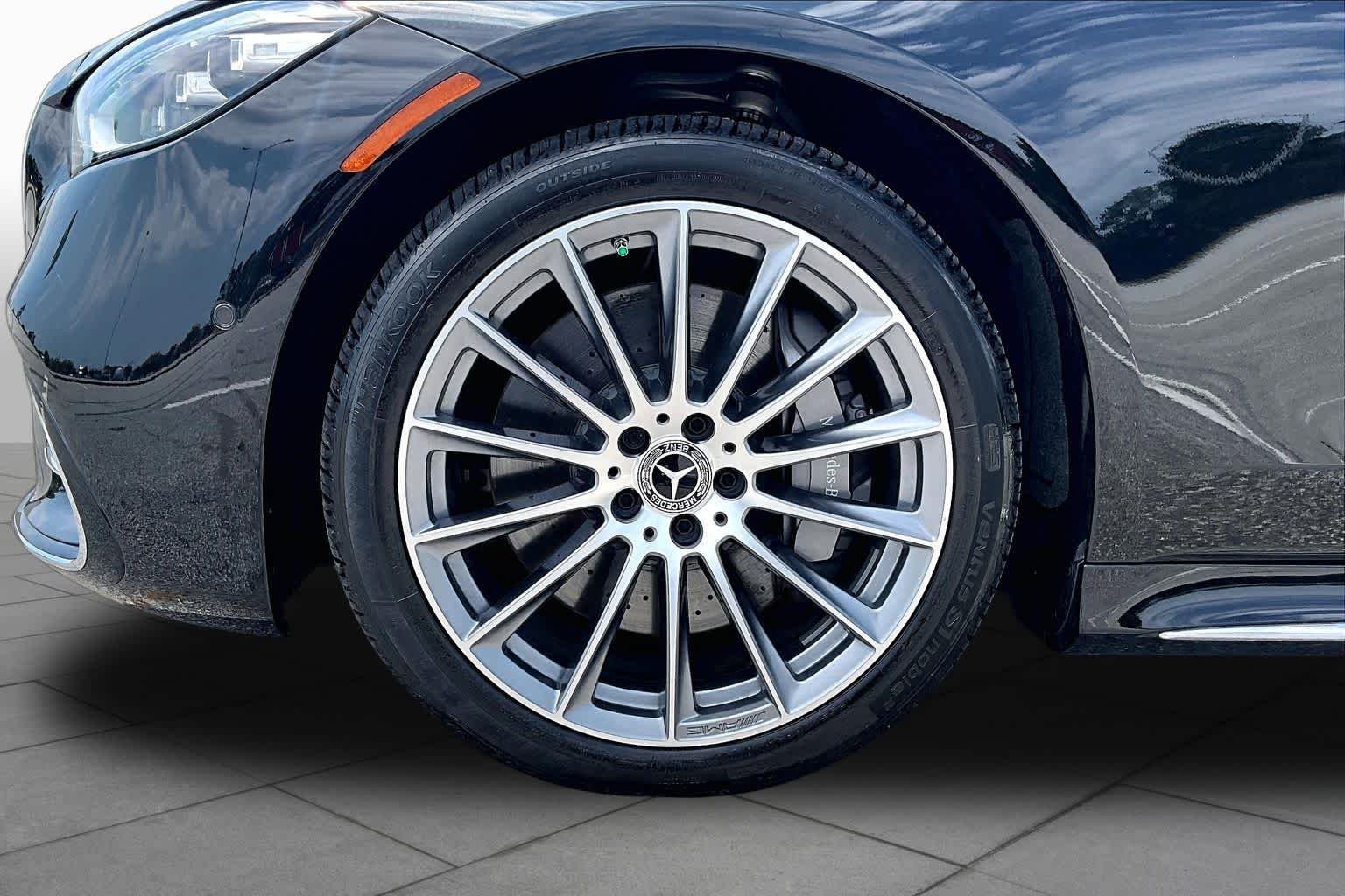 Used 2024 Obsidian Black Metallic Mercedes-Benz S 580 image 11