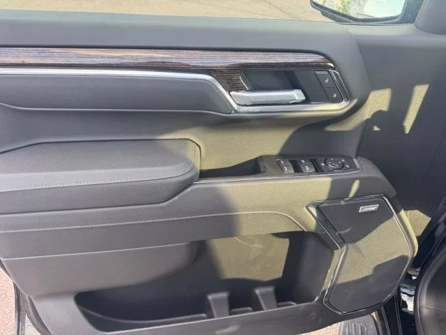 New 2026 Onyx Black GMC Elevation image 18