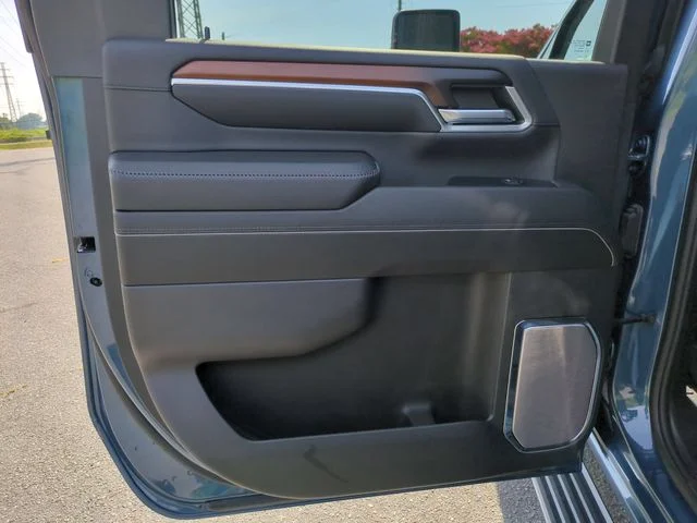 Used 2024 Blue GMC Denali image 29