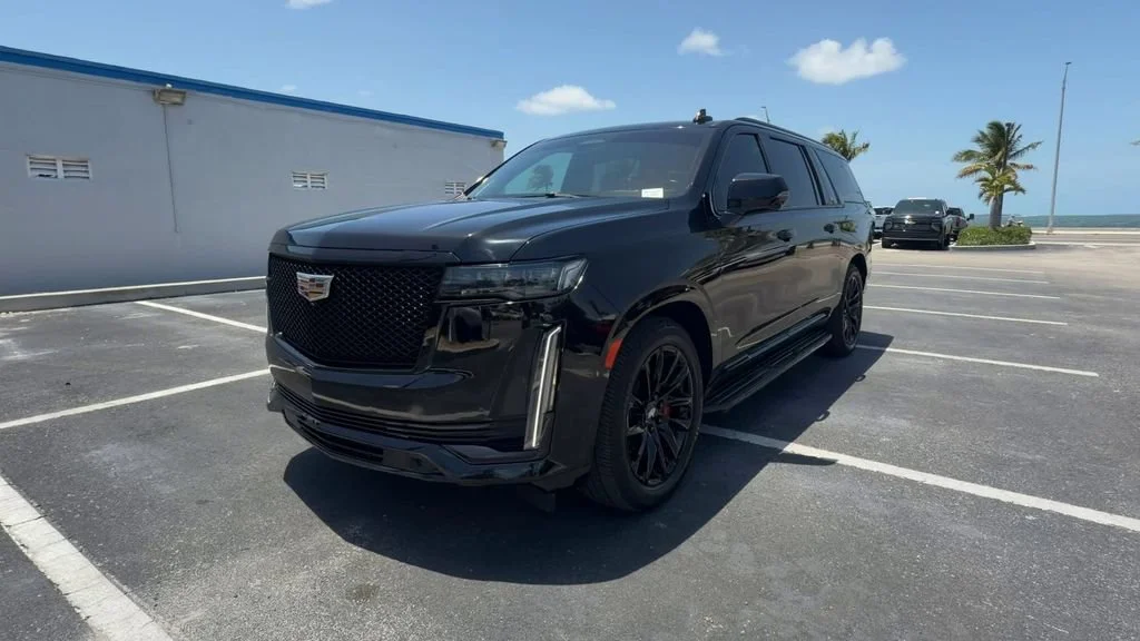 Used 2021 BLACK RAVEN Cadillac Sport Platinum image 5
