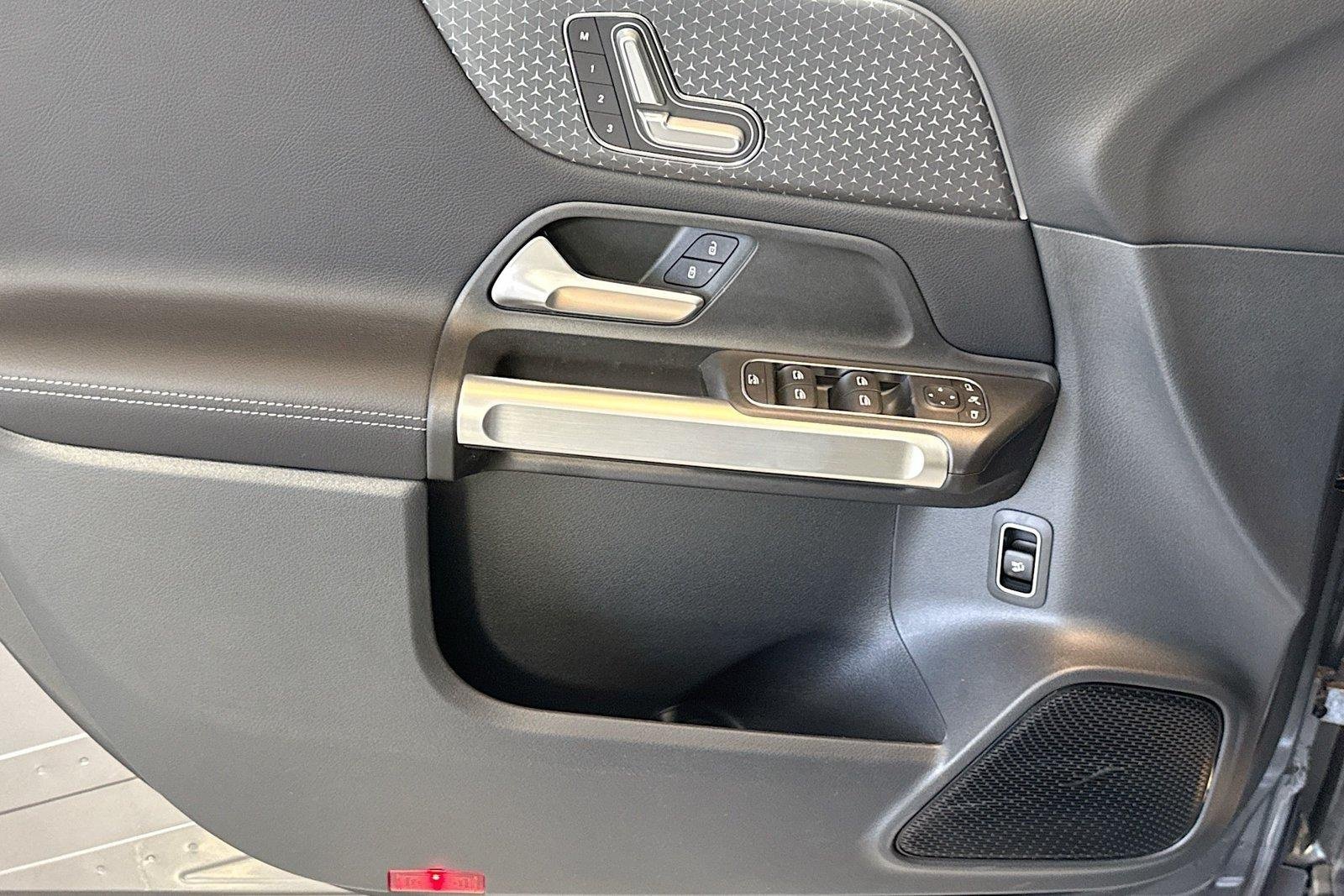 New 2026 Mountain Grey Metallic Mercedes-Benz GLB 250 image 16