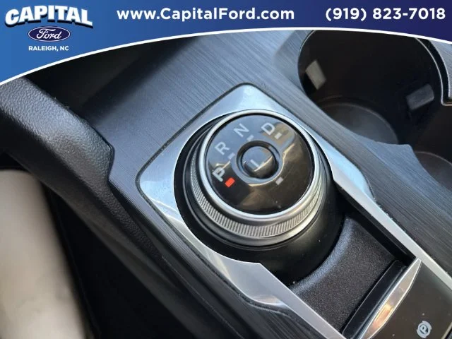 Used 2022 Red Ford SEL image 30