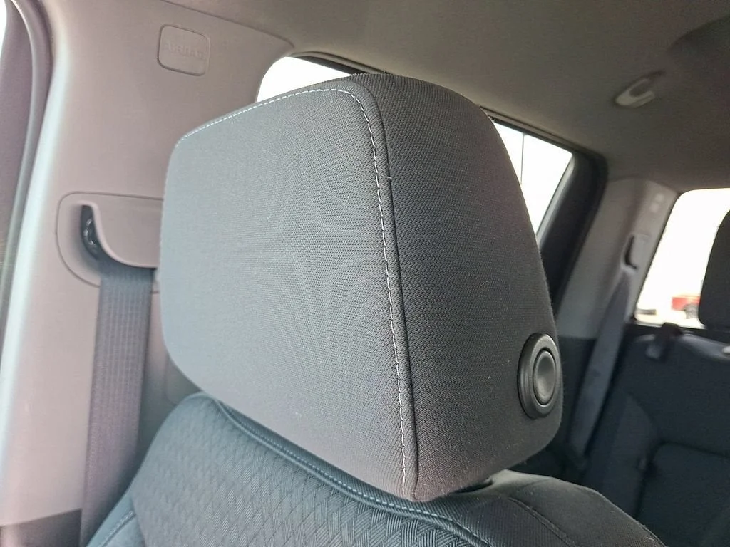 Used 2021 SUMMIT WHITE GMC Elevation image 47