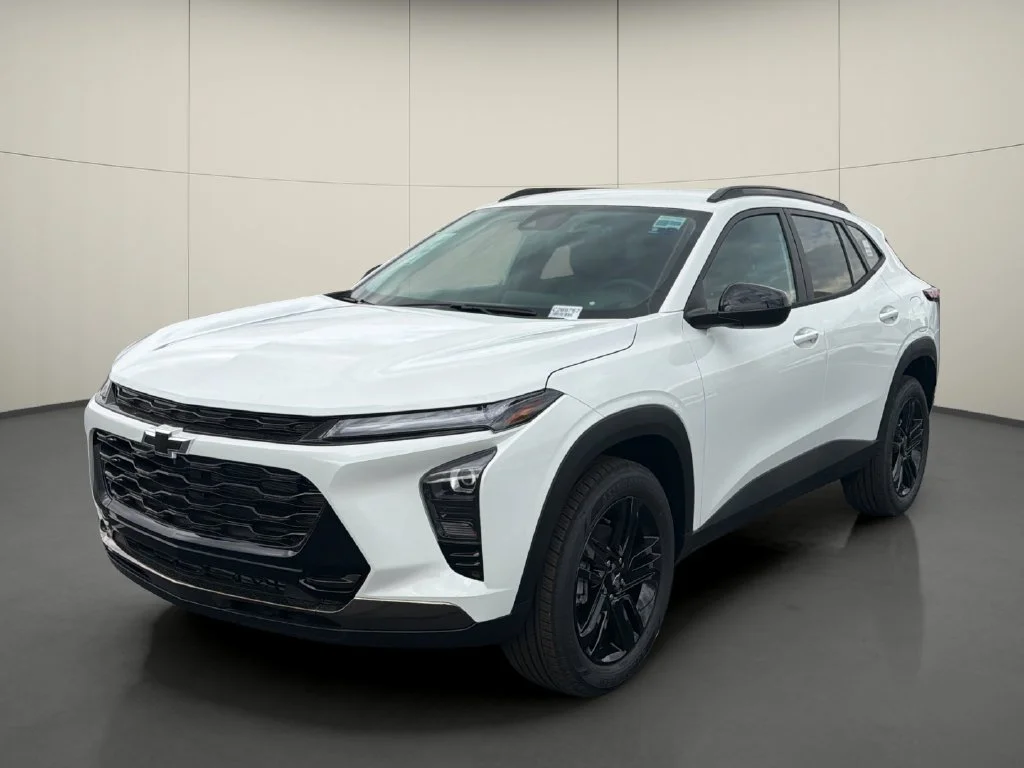 New 2026 Summit White Chevrolet ACTIV image 3