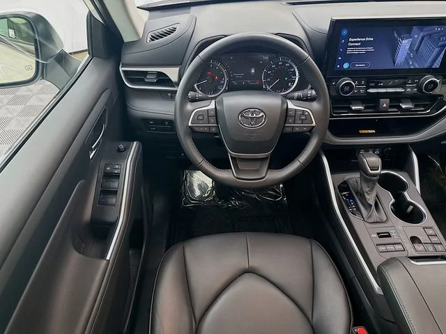 Used 2024 Beige Toyota XLE image 23