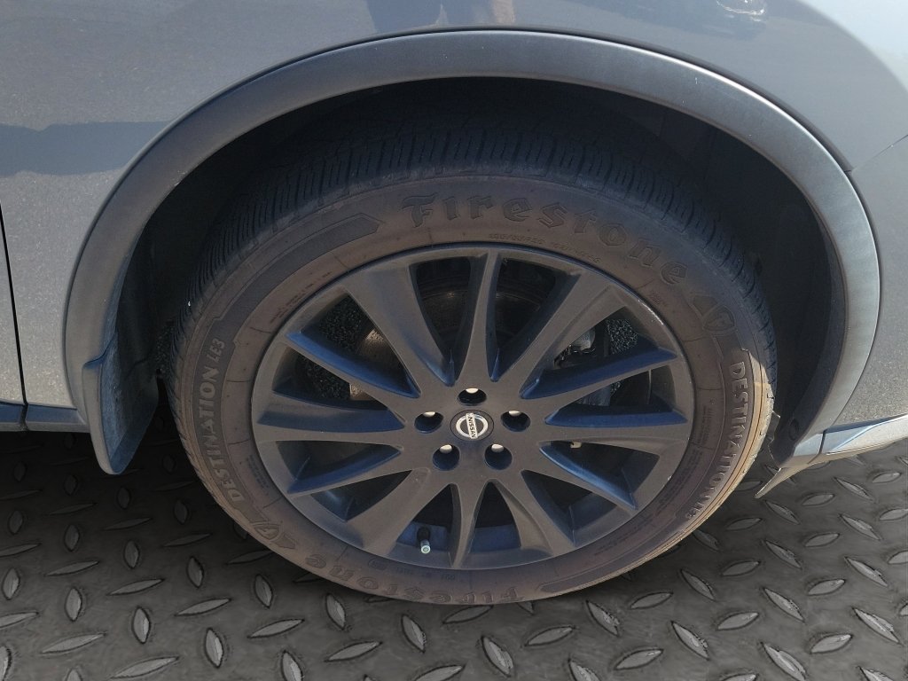 Used 2021  Nissan SL image 9