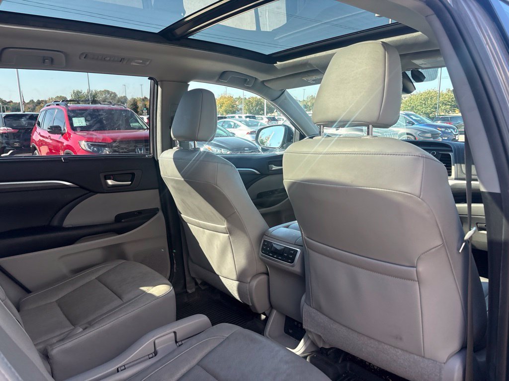 Used 2019 Predawn Gray Mica Toyota Limited Platinum image 32