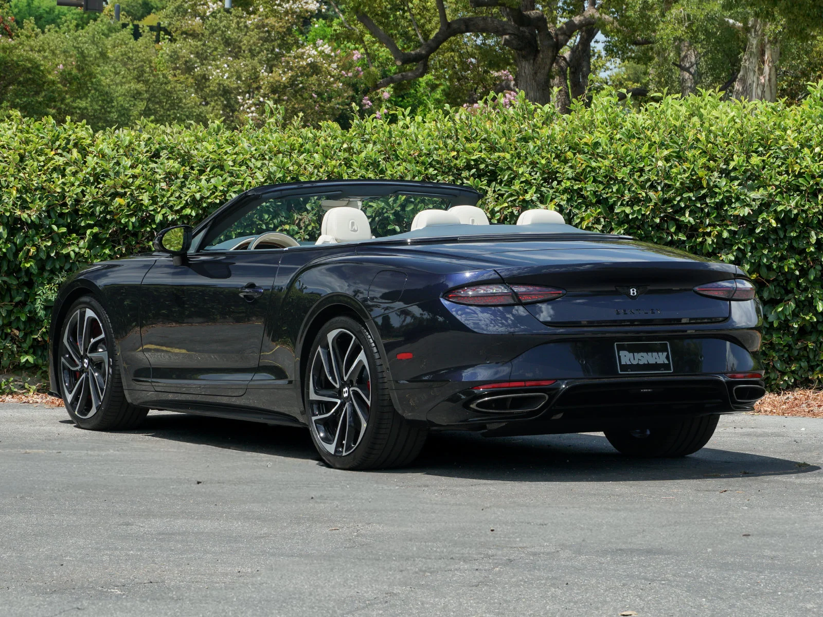 New 2026 Dark Sapphire Bentley GTC S image 5