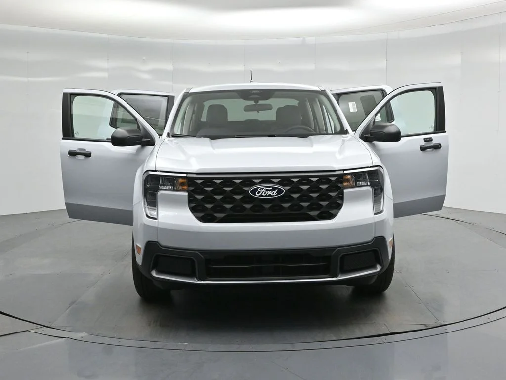 New 2026 Space White Metallic Ford XLT image 24