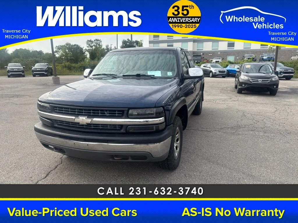 Used 2000 Indigo Blue Metallic Chevrolet LS image 10